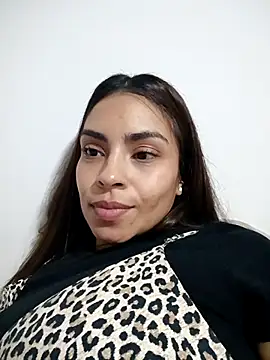 Snapshot of Ivanna2 chatting on 12/14/25, 01:33 Ivanna2 online show from 12/14/25, 01:33