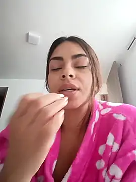 Ivanna2 online show from 12/22/25, 03:53