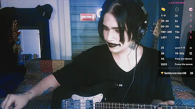 Snapshot of sademobeer chatting on 06/18/26, 12:33 sademobeer online show from 06/18/26, 12:33