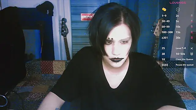 Snapshot of sademobeer chatting on 06/19/26, 02:38 sademobeer online show from 06/19/26, 02:38
