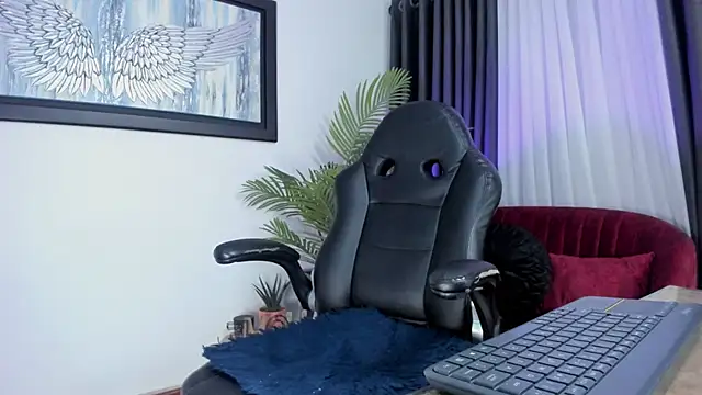 Snapshot of Amaia_Bushida chatting on 03/20/25, 05:13 Amaia Bushida online show from 03/20/25, 05:13