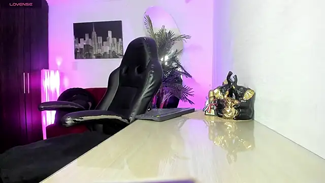 Snapshot of Amaia_Bushida chatting on 10/09/25, 02:09 Amaia Bushida online show from 10/09/25, 02:09