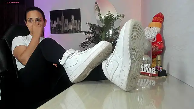 Snapshot of Amaia_Bushida chatting on 11/25/25, 02:11 Amaia Bushida online show from 11/25/25, 02:11