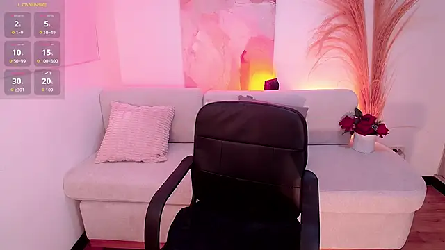 Snapshot of VictoriaLeia chatting on 10/12/25, 11:26 VictoriaLeia online show from 10/12/25, 11:26