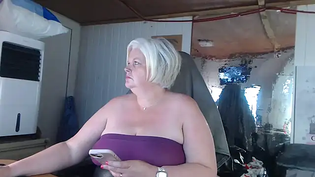 sexychazza16 online show from 10/14/25, 06:31