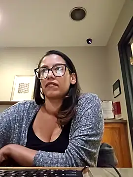 Snapshot of Nikkierosee chatting on 02/12/25, 07:55 Nikkierosee online show from 02/12/25, 07:55