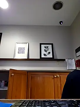 Snapshot of Nikkierosee chatting on 02/20/25, 04:39 Nikkierosee online show from 02/20/25, 04:39