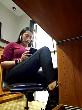 Snapshot of Nikkierosee chatting on 02/27/25, 04:31 Nikkierosee online show from 02/27/25, 04:31