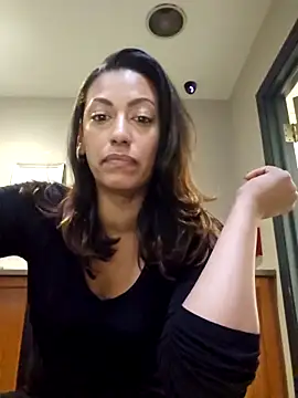 Snapshot of Nikkierosee chatting on 03/12/25, 02:52 Nikkierosee online show from 03/12/25, 02:52