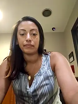 Snapshot of Nikkierosee chatting on 03/14/25, 02:53 Nikkierosee online show from 03/14/25, 02:53