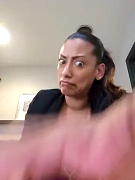 Snapshot of Nikkierosee chatting on 03/17/25, 07:15 Nikkierosee online show from 03/17/25, 07:15