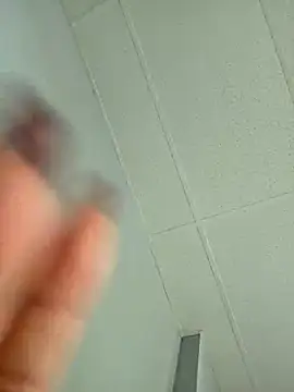 Snapshot of Nikkierosee chatting on 09/29/25, 04:01 Nikkierosee online show from 09/29/25, 04:01