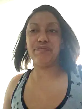 Snapshot of Nikkierosee chatting on 10/07/25, 12:46 Nikkierosee online show from 10/07/25, 12:46