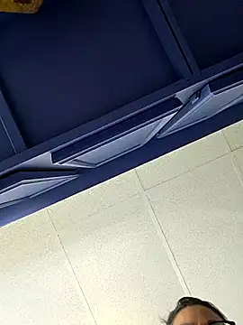 Snapshot of Nikkierosee chatting on 10/09/25, 03:43 Nikkierosee online show from 10/09/25, 03:43