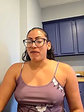 Snapshot of Nikkierosee chatting on 10/22/25, 09:36 Nikkierosee online show from 10/22/25, 09:36