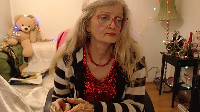 Snapshot of BlairFort chatting on 12/17/24, 07:59 BlairFort online show from 12/17/24, 07:59