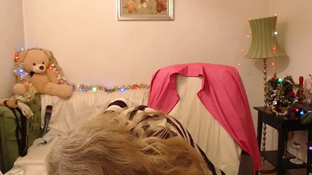 Snapshot of BlairFort chatting on 12/28/24, 03:48 BlairFort online show from 12/28/24, 03:48