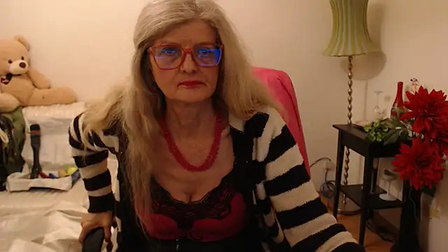 Snapshot of BlairFort chatting on 01/08/25, 08:29 BlairFort online show from 01/08/25, 08:29