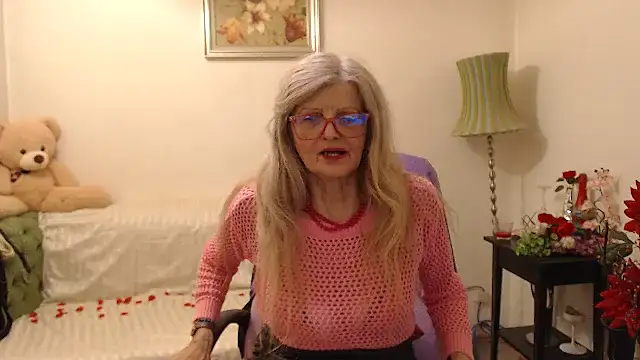 Snapshot of BlairFort chatting on 02/15/25, 11:39 BlairFort online show from 02/15/25, 11:39