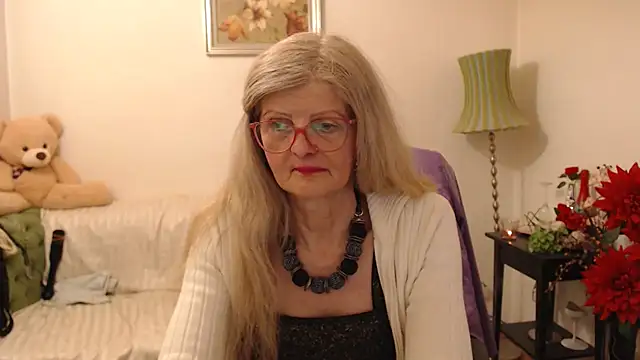 Snapshot of BlairFort chatting on 02/17/25, 04:59 BlairFort online show from 02/17/25, 04:59