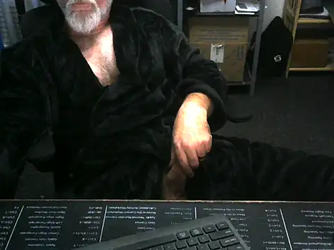 Snapshot of Ch3rry_lover chatting on 11/24/25, 11:04 Ch3rry lover online show from 11/24/25, 11:04