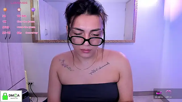 Snapshot of EricaVanderhill chatting on 05/16/26, 11:46 EricaVanderhill online show from 05/16/26, 11:46