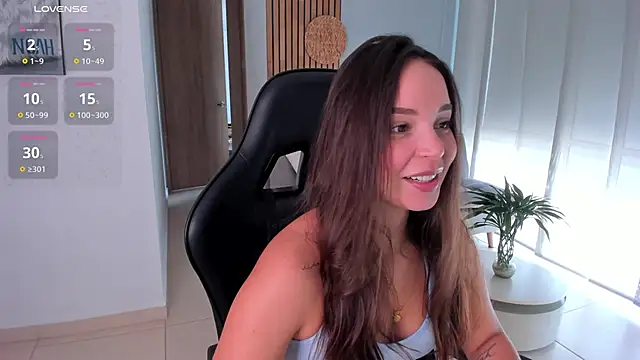 AnnieHallX online show from 11/26/25, 06:09