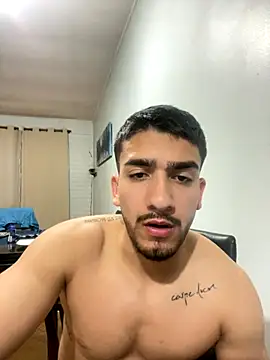 Snapshot of mailo05perez chatting on 10/28/25, 12:03 mailo05perez online show from 10/28/25, 12:03