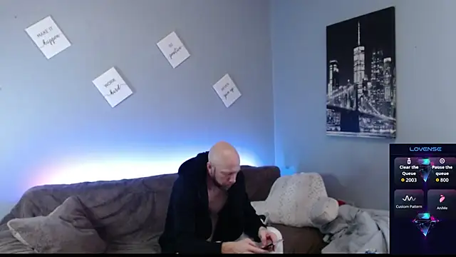 MaxRouger online show from 10/28/25, 09:13