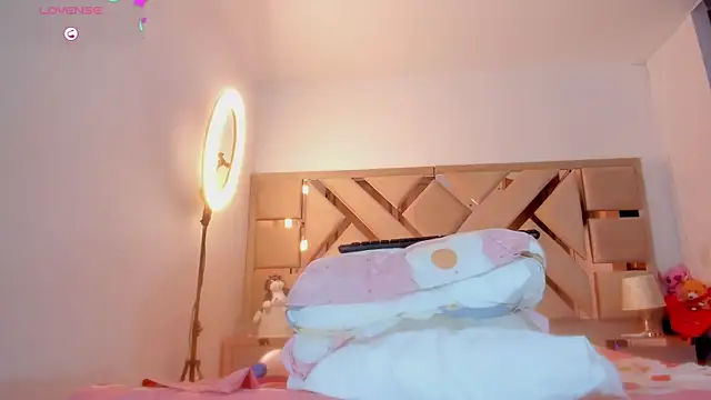 ashelydainii online show from 04/21/26, 01:42