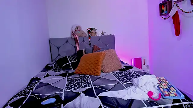 vanessabrown  online show from 12/20/25, 01:51