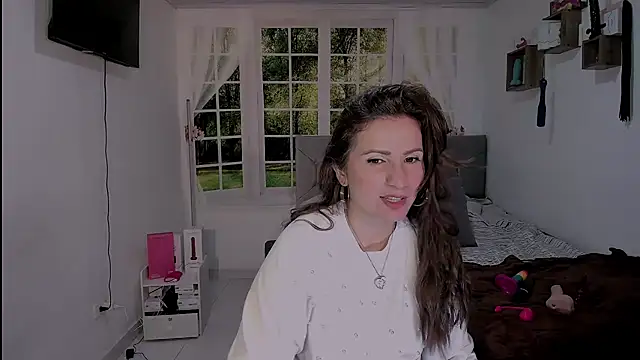 vanessabrown  online show from 04/16/26, 11:07