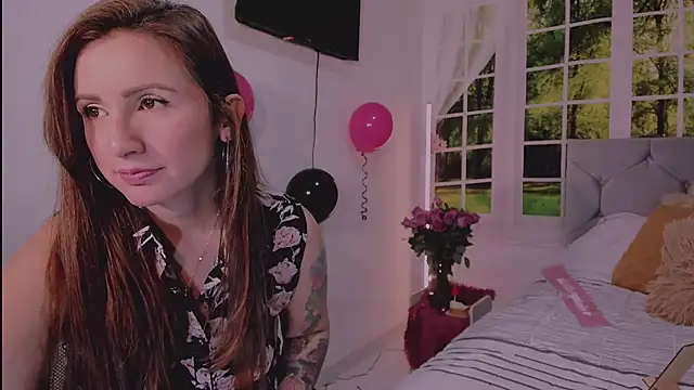 vanessabrown  online show from 04/21/26, 03:39