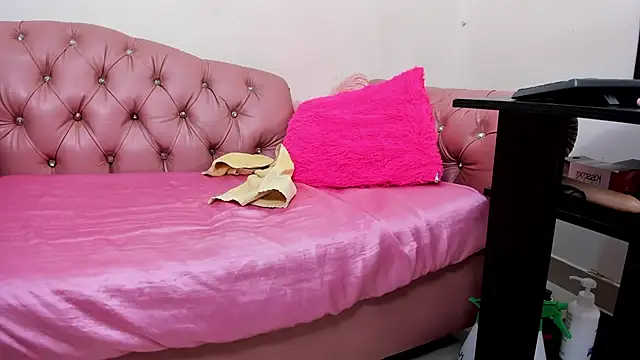 Mature Skinny online show from 12/27/24, 03:48