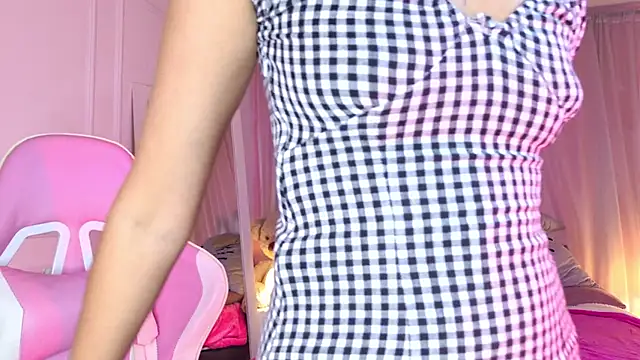 Lyna love online show from 10/14/25, 08:20