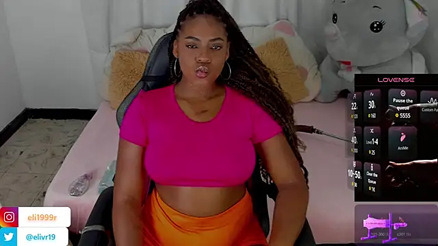 Snapshot of HollyJorda chatting on 03/11/25, 07:25 HollyJorda online show from 03/11/25, 07:25