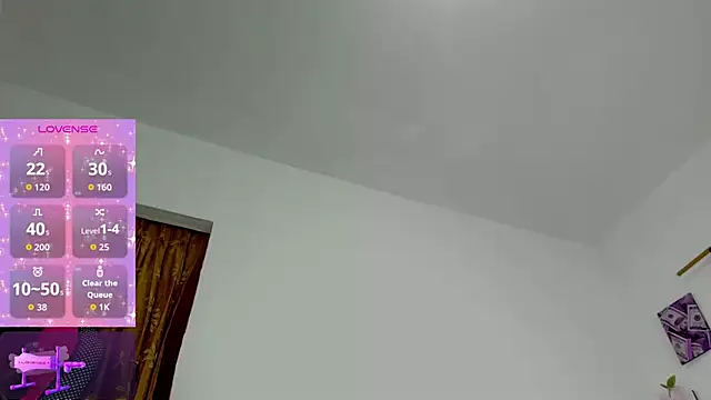 Snapshot of HollyJorda chatting on 09/23/25, 02:09 HollyJorda online show from 09/23/25, 02:09