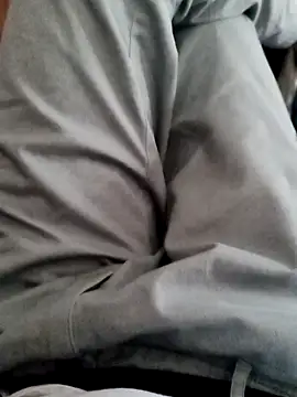 Snapshot of 8inch_monster chatting on 02/14/25, 04:58 8inch monster online show from 02/14/25, 04:58