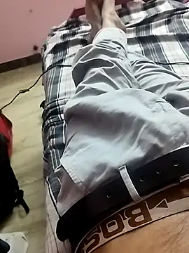 Snapshot of 8inch_monster chatting on 03/18/25, 02:59 8inch monster online show from 03/18/25, 02:59