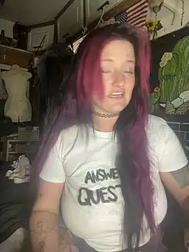 Snapshot of 1-800-FUCKYOU chatting on 12/19/24, 11:14 1-800-FUCKYOU online show from 12/19/24, 11:14