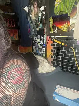 Snapshot of 1-800-FUCKYOU chatting on 01/04/25, 02:56 1-800-FUCKYOU online show from 01/04/25, 02:56