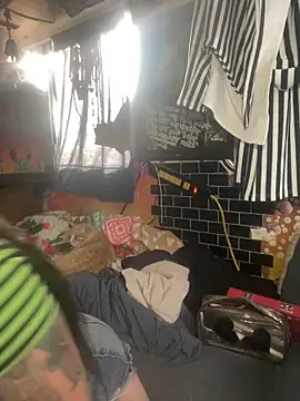 Snapshot of 1-800-FUCKYOU chatting on 01/08/25, 03:19 1-800-FUCKYOU online show from 01/08/25, 03:19