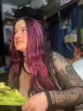 Snapshot of 1-800-FUCKYOU chatting on 01/21/25, 06:22 1-800-FUCKYOU online show from 01/21/25, 06:22