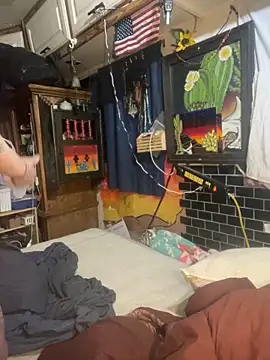 Snapshot of 1-800-FUCKYOU chatting on 01/22/25, 08:18 1-800-FUCKYOU online show from 01/22/25, 08:18