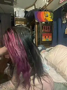 Snapshot of 1-800-FUCKYOU chatting on 01/26/25, 04:20 1-800-FUCKYOU online show from 01/26/25, 04:20