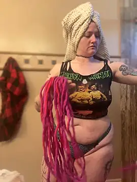 Snapshot of 1-800-FUCKYOU chatting on 02/18/25, 10:36 1-800-FUCKYOU online show from 02/18/25, 10:36