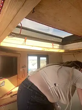 Snapshot of 1-800-FUCKYOU chatting on 03/01/25, 06:43 1-800-FUCKYOU online show from 03/01/25, 06:43