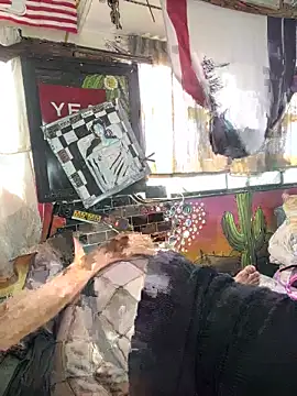 Snapshot of 1-800-FUCKYOU chatting on 09/28/25, 10:48 1-800-FUCKYOU online show from 09/28/25, 10:48