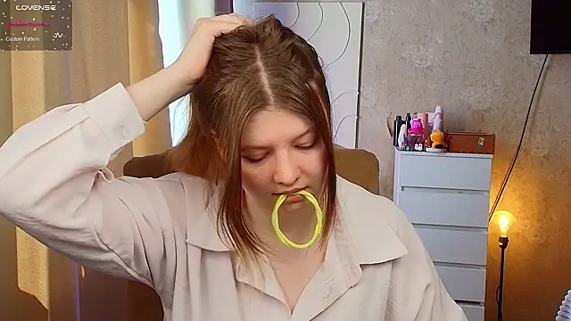 Vivian cutie online show from 03/21/26, 10:31