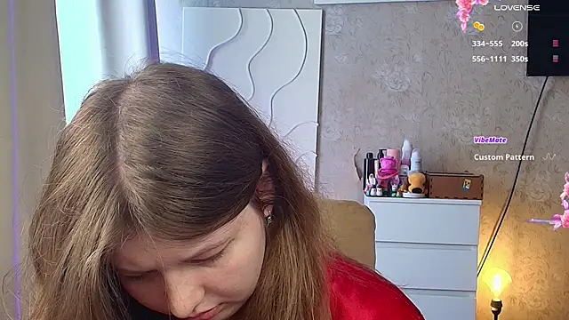 Snapshot of Vivian_cutie chatting on 06/06/26, 10:42 Vivian cutie online show from 06/06/26, 10:42